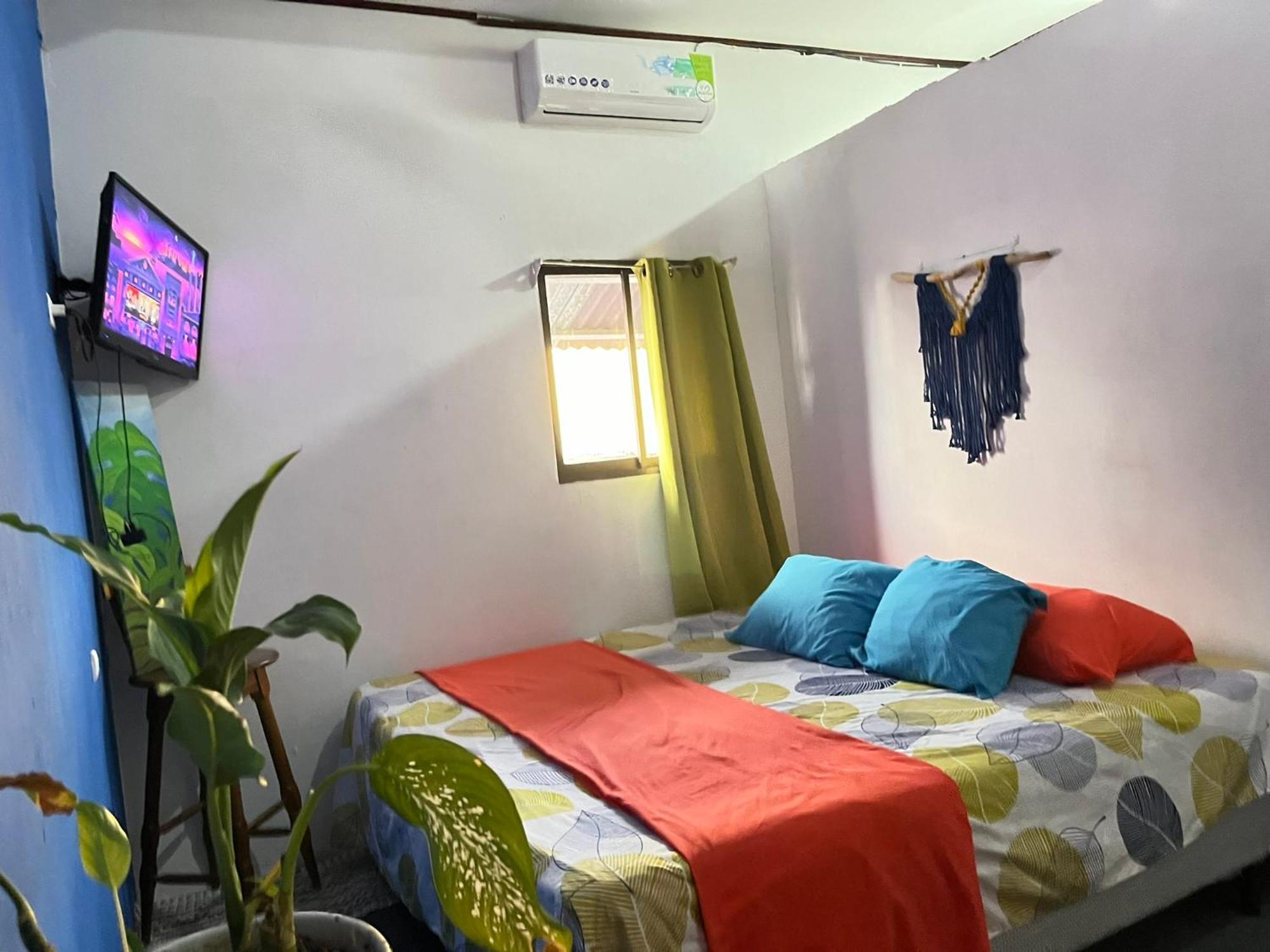 Passifloras Hostel Quepos Dış mekan fotoğraf