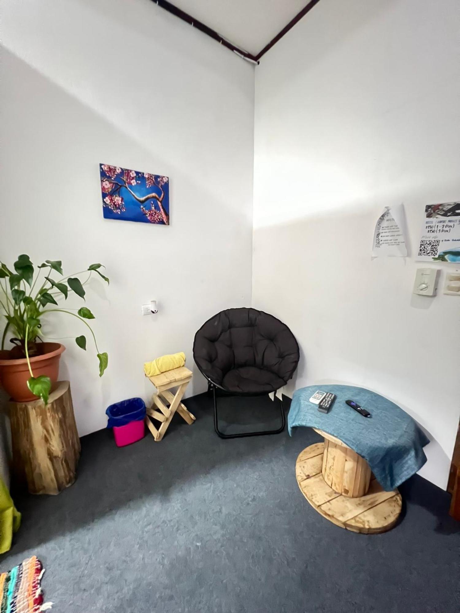 Passifloras Hostel Quepos Dış mekan fotoğraf