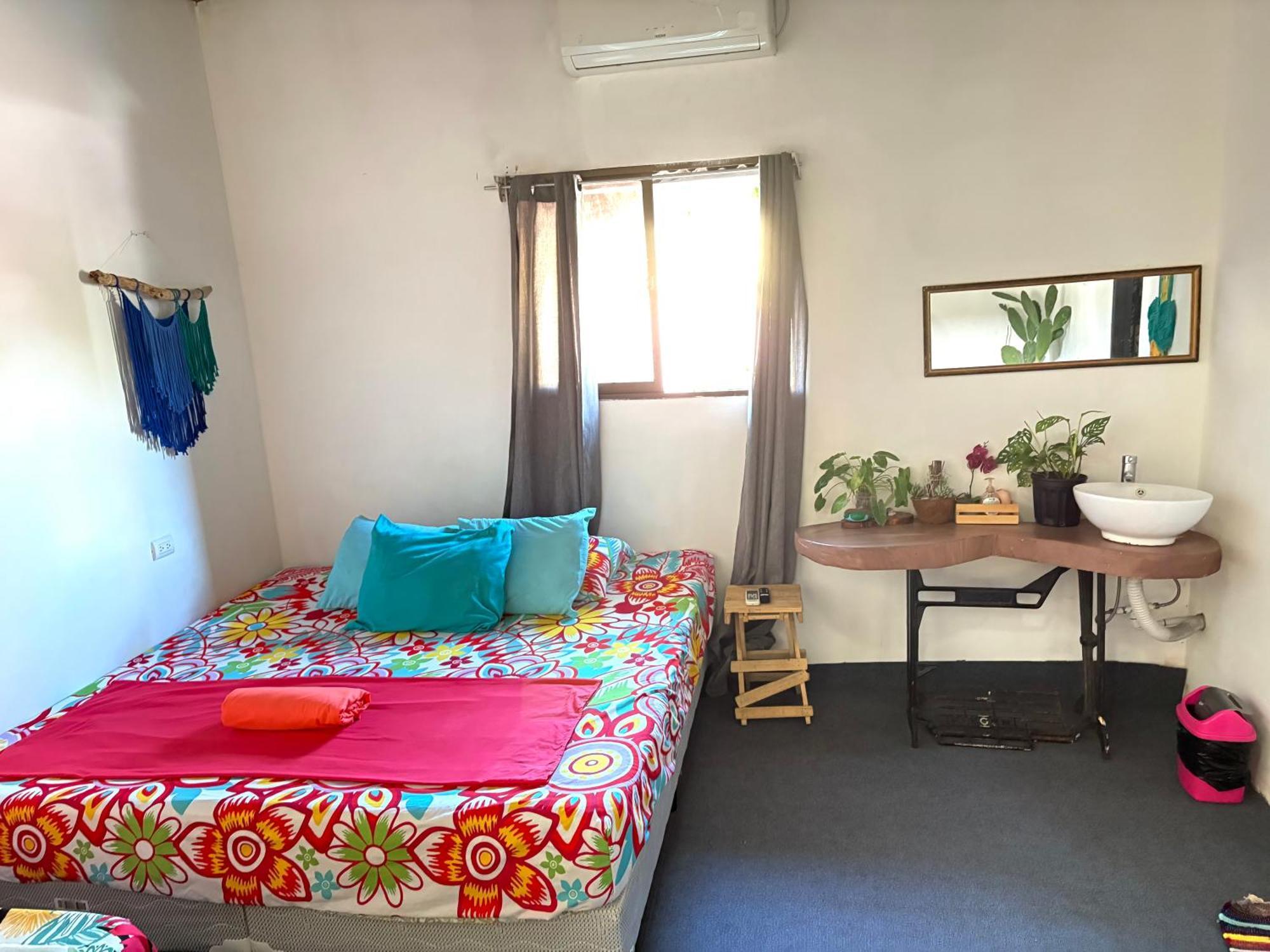 Passifloras Hostel Quepos Dış mekan fotoğraf